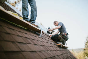 Local Roofers in Assoc Of Marian Helpers, MA